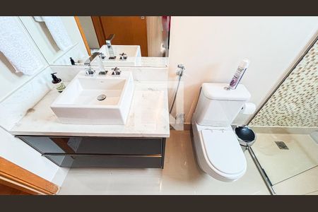 Apartamento para alugar com 400m², 5 quartos e 5 vagasBanheiro da Suíte 1