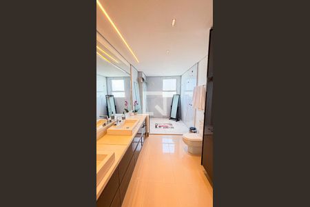 Apartamento para alugar com 400m², 5 quartos e 5 vagasBanheiro da Suíte 2