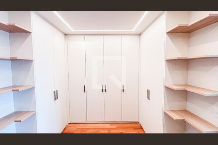 Apartamento para alugar com 400m², 5 quartos e 5 vagasEscritório