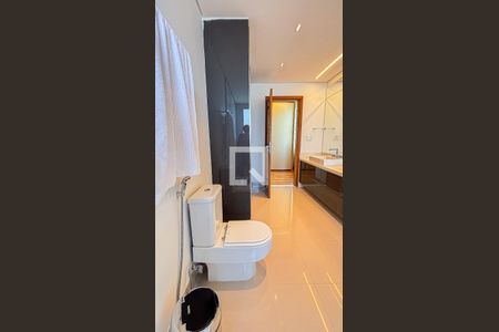 Apartamento para alugar com 400m², 5 quartos e 5 vagasBanheiro da Suíte 2