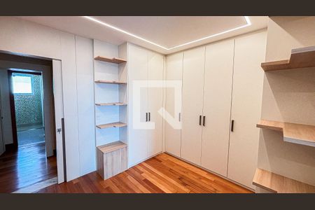 Apartamento para alugar com 400m², 5 quartos e 5 vagasEscritório