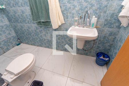 Casa à venda com 200m², 3 quartos e 4 vagasBanheiro da suíte