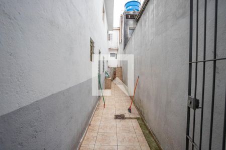 Casa à venda com 200m², 3 quartos e 4 vagasCorredor externo