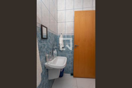 Casa à venda com 200m², 3 quartos e 4 vagas Casa à venda com 200m², 3 quartos e 4 vagasBanheiro da suíte