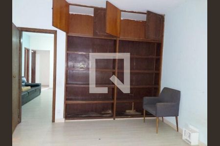 Casa à venda com 4 quartos, 290m² em Coração Eucarístico, Belo Horizonte