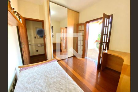 Casa à venda com 340m², 6 quartos e 4 vagas