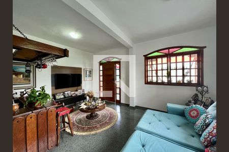 Casa à venda com 4 quartos, 332m² em Monsenhor Messias, Belo Horizonte