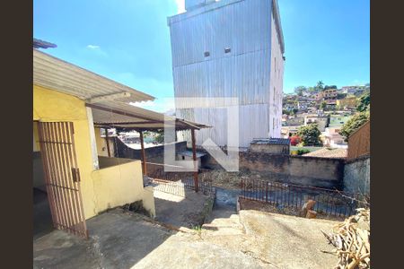 Casa à venda com 3 quartos, 360m² em Caiçaras, Belo Horizonte