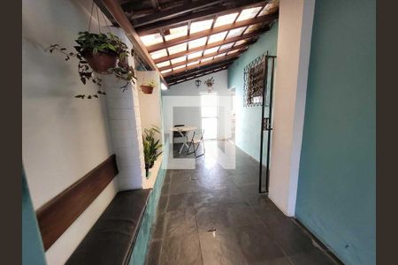 Casa à venda com 3 quartos, 140m² em Carlos Prates, Belo Horizonte