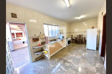 Casa à venda com 367m², 5 quartos e 7 vagas