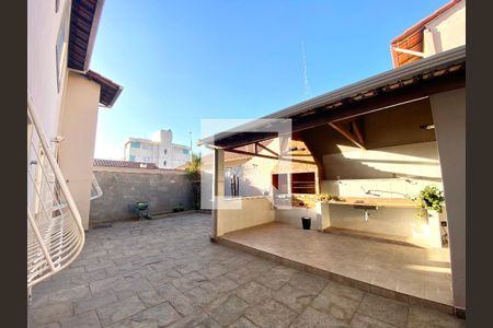 Casa à venda com 367m², 5 quartos e 7 vagas