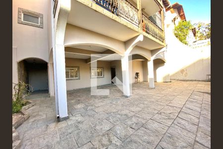 Casa à venda com 367m², 5 quartos e 7 vagas