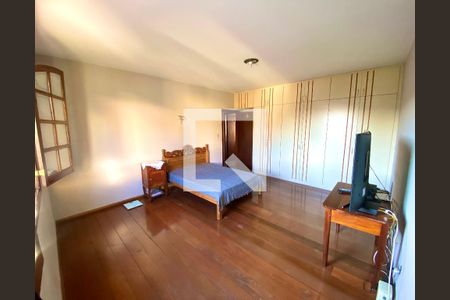 Casa à venda com 367m², 5 quartos e 7 vagas