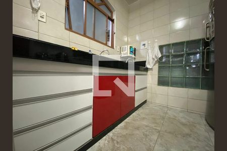 Casa à venda com 314m², 5 quartos e 4 vagas