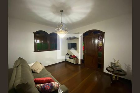 Casa à venda com 5 quartos, 314m² em Caiçara-Adelaide, Belo Horizonte