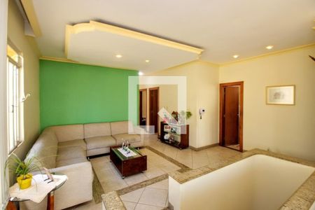Casa à venda com 4 quartos, 200m² em Carlos Prates, Belo Horizonte