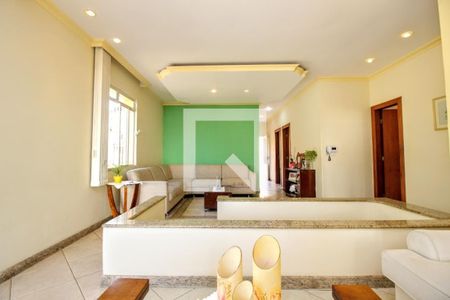 Casa à venda com 4 quartos, 200m² em Carlos Prates, Belo Horizonte