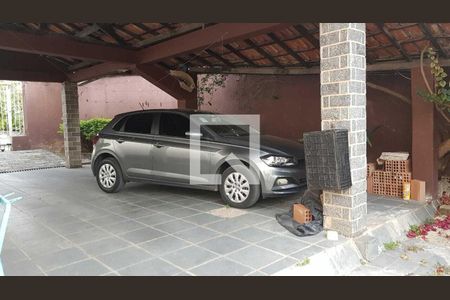 Casa à venda com 281m², 4 quartos e 4 vagas