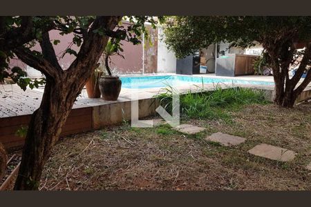 Casa à venda com 281m², 4 quartos e 4 vagas