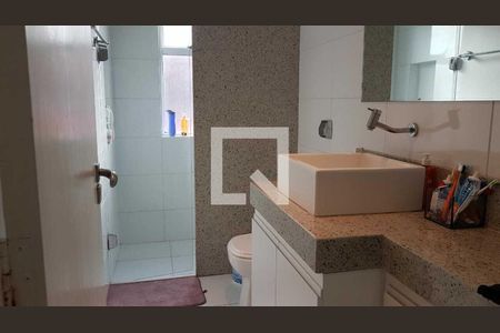 Casa à venda com 281m², 4 quartos e 4 vagas