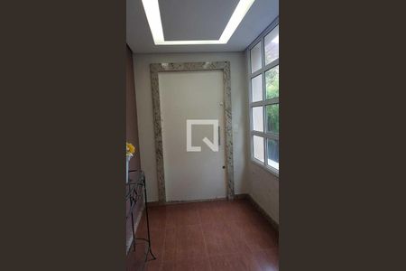 Casa à venda com 281m², 4 quartos e 4 vagas