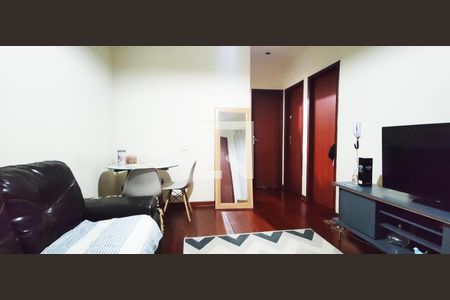 Apartamento à venda com 2 quartos, 48m² em Carlos Prates, Belo Horizonte