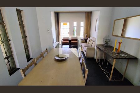 Casa para alugar com 4 quartos, 209m² em Caiçaras, Belo Horizonte