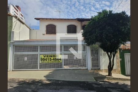 Casa à venda com 240m², 3 quartos e 3 vagas