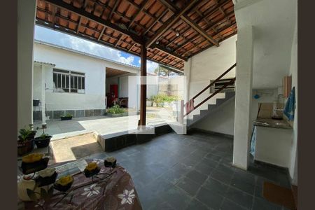 Casa à venda com 364m², 4 quartos e 3 vagas