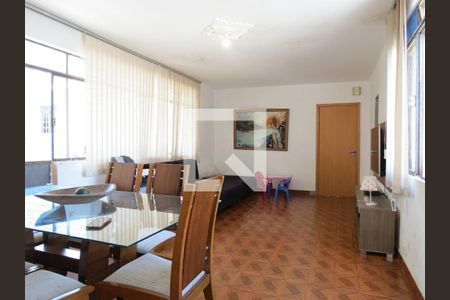 Casa à venda com 5 quartos, 720m² em Pedro II, Belo Horizonte