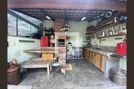 Casa à venda com 269m², 5 quartos e 1 vaga