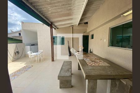 Casa à venda com 269m², 5 quartos e 1 vaga