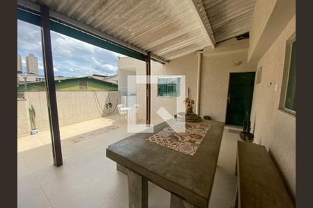 Casa à venda com 269m², 5 quartos e 1 vaga