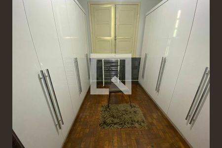 Casa à venda com 269m², 5 quartos e 1 vaga