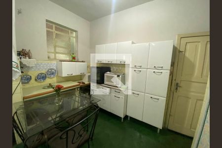 Casa à venda com 269m², 5 quartos e 1 vaga