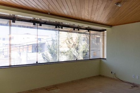 Casa à venda com 155m², 4 quartos e 2 vagasSala 2