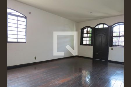 Casa à venda com 6 quartos, 341m² em Carlos Prates, Belo Horizonte