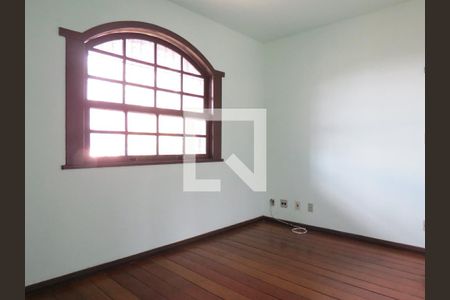 Casa à venda com 6 quartos, 341m² em Carlos Prates, Belo Horizonte