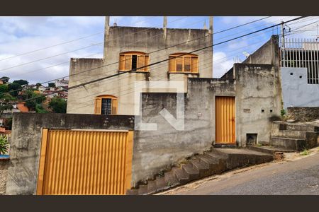 Casa à venda com 236m², 3 quartos e 4 vagas