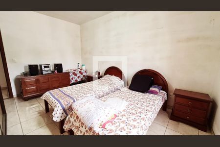 Casa à venda com 236m², 3 quartos e 4 vagas