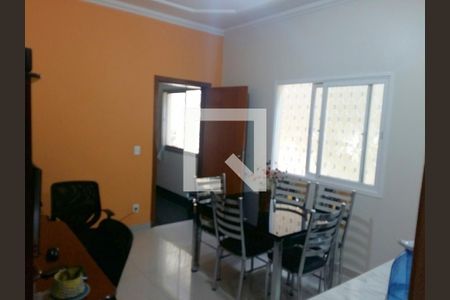 Casa à venda com 4 quartos, 280m² em João Pinheiro, Belo Horizonte