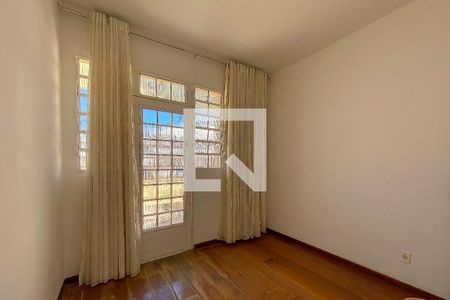 Sala de casa à venda com 4 quartos, 218m² em Carlos Prates, Belo Horizonte