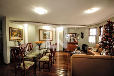 Casa à venda com 4 quartos, 343m² em João Pinheiro, Belo Horizonte