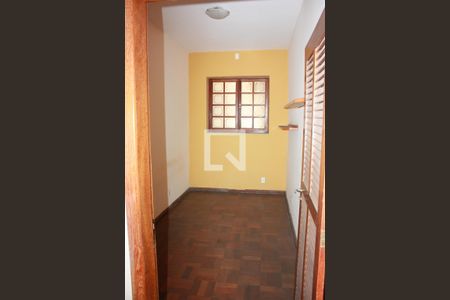 Casa à venda com 10 quartos, 330m² em Carlos Prates, Belo Horizonte
