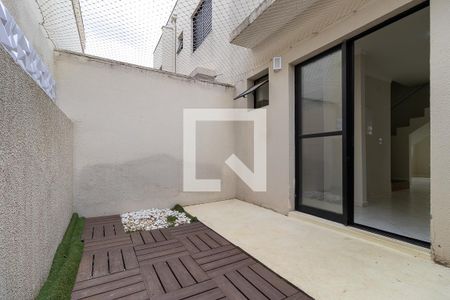 Casa de condomínio à venda com 89m², 2 quartos e 1 vagaQuintal