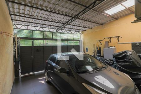 Casa à venda com 180m², 4 quartos e 2 vagas Casa à venda com 180m², 4 quartos e 2 vagasGaragem