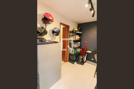 Casa à venda com 180m², 4 quartos e 2 vagas Casa à venda com 180m², 4 quartos e 2 vagasEscritorio / Quarto 4