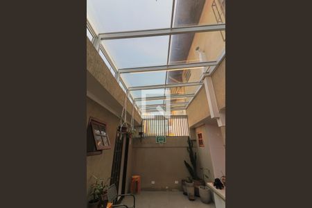 Casa à venda com 180m², 4 quartos e 2 vagas Casa à venda com 180m², 4 quartos e 2 vagasQuintal