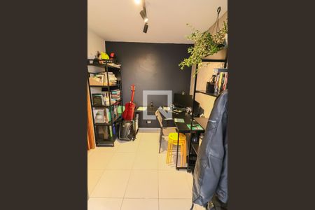 Casa à venda com 180m², 4 quartos e 2 vagas Casa à venda com 180m², 4 quartos e 2 vagasEscritorio / Quarto 4