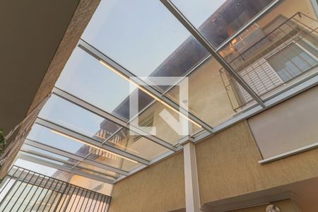 Casa à venda com 180m², 4 quartos e 2 vagas Casa à venda com 180m², 4 quartos e 2 vagasQuintal